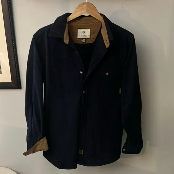 Legendary whitetails button down - Picture 1 of 3